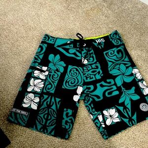 Hawaiian Island Creations, Board Shorts 34
